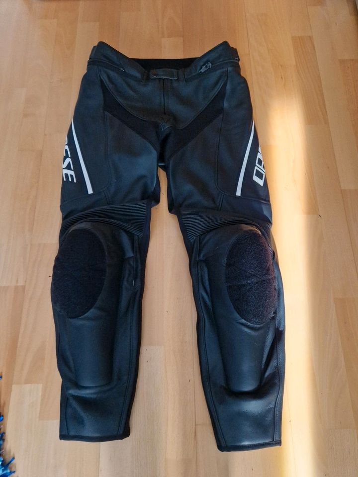 DAINESE Motorrad LederJacke und Hose (kombi)+Stiefeln Gr. 44 in Regensburg