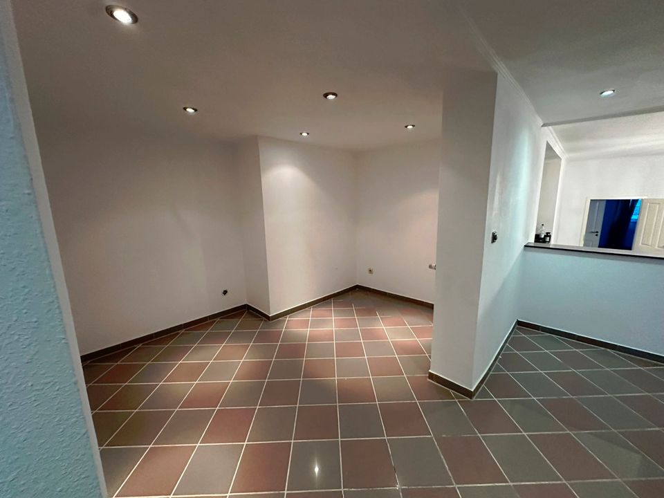 Exklusiv / außergewöhnlich / vielseitig nutzbar! 300 qm Wohnfläche direkt an der B55 mit großer Dachterrasse zu vermieten in Engelskirchen