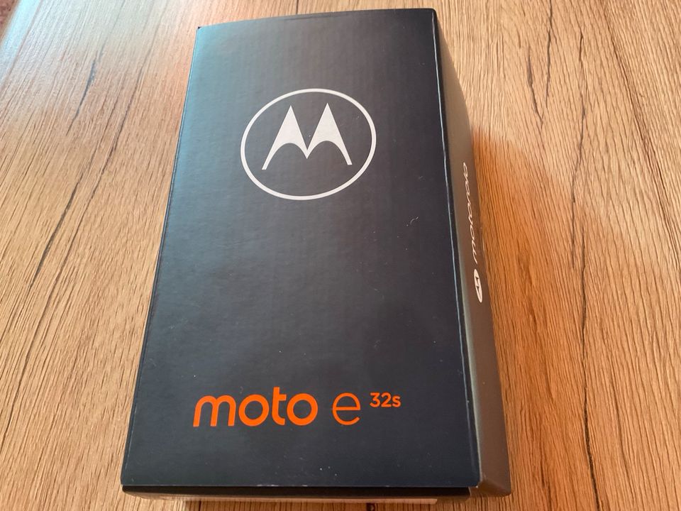 Smartphone Motorola e32 s in Möckern