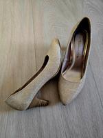 Tamaris Damenschuh Gold  38 Hessen - Maintal Vorschau