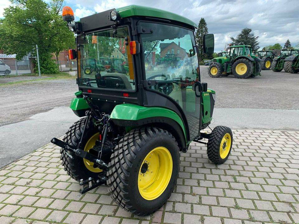 John Deere 2038R Kommunaltraktor, Kompakttraktor in Barsinghausen