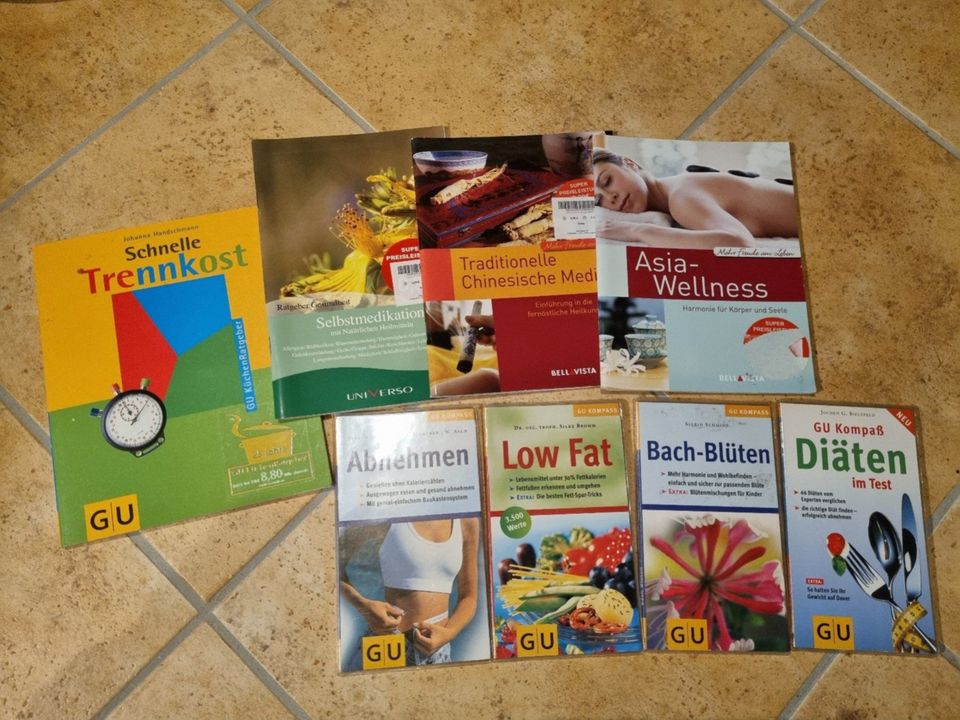 8 dünne Bücher Low Fat,Abnehmen,Diäten.... 5x GU in Herschbach