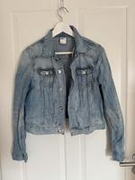 Klassische Jeansjacke von H&M – Größe 38 Hessen - Obertshausen Vorschau