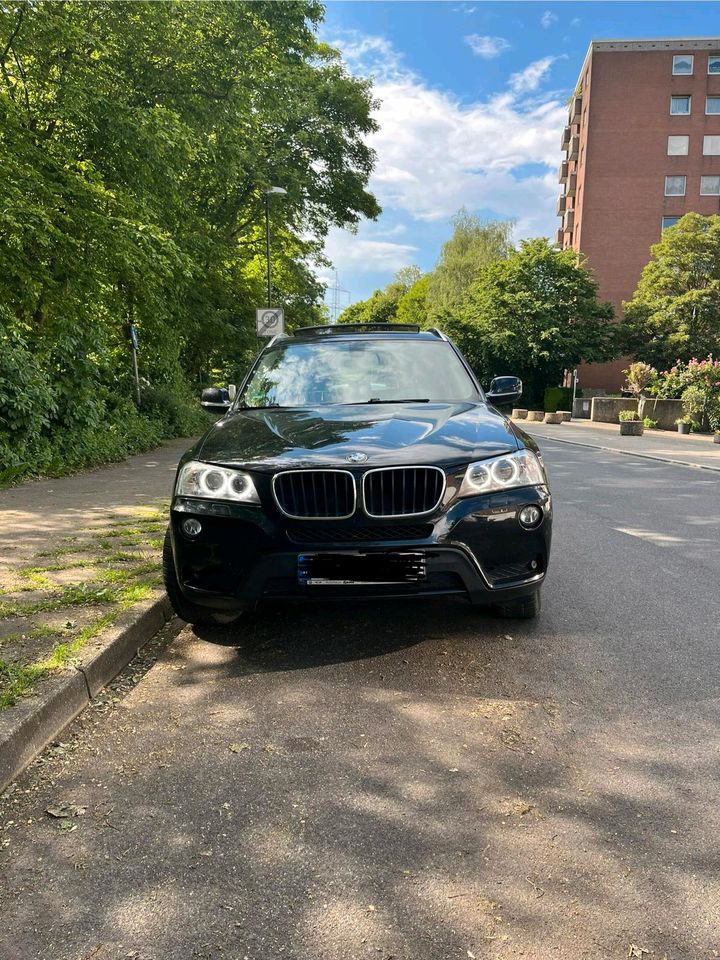 BMW X3 F25 20d Xenon Navi Mpaket in Düsseldorf