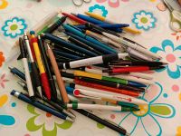 48 verschiedene Kugelschreiber  zu verschenken Niedersachsen - Ilsede Vorschau