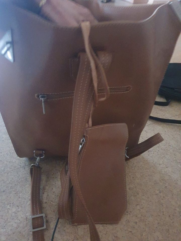 Texier Leder Handtasche/Rucksack Braun-Camel in Marburg