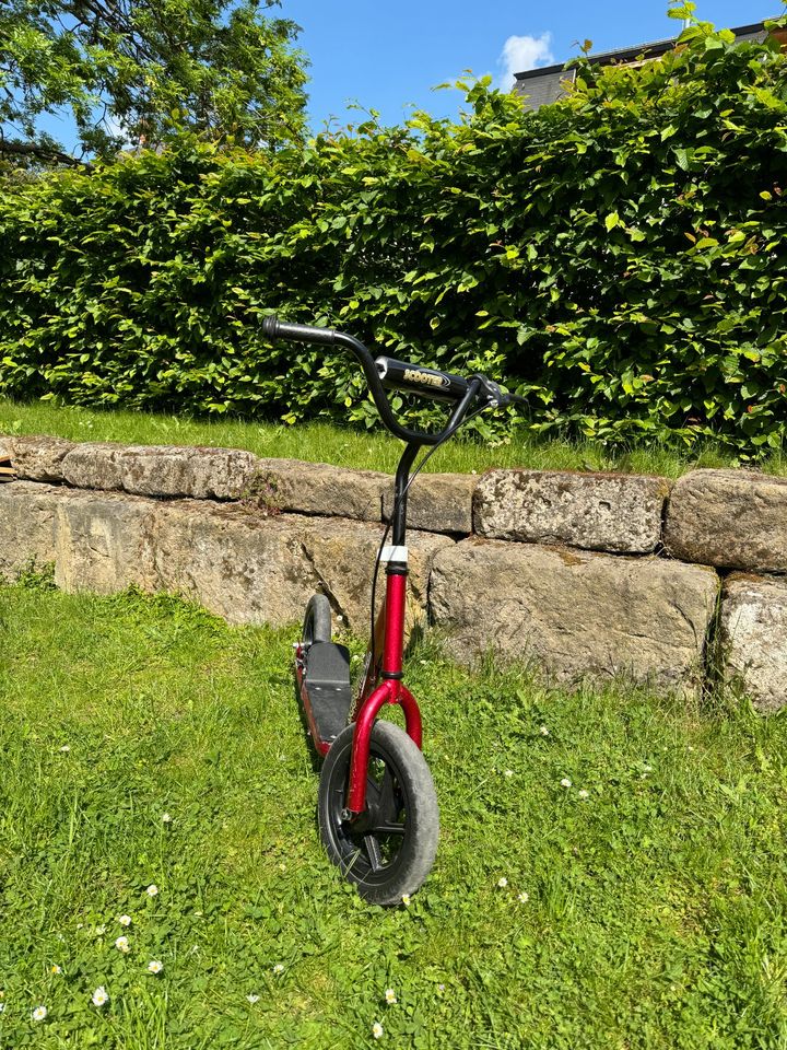 Roller mit Bremse & Ständer - weinrot - gebraucht in Dresden