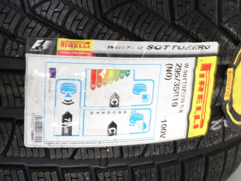 Pirelli Sottozero 295 35 R19 Winterreifen Reifen   P29 in Bochum