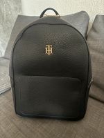 Neuwertiger Rucksack v. Tommy Hilfiger, Blau/Gold❤️ Sachsen - Oberlungwitz Vorschau