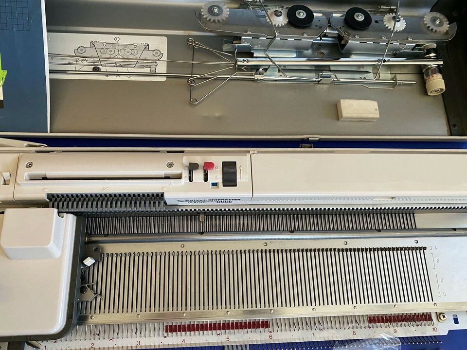 Empisal Knitmaster Modell 700 Strickmaschine, Top in Braunschweig