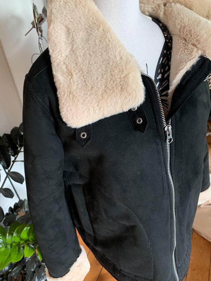 H&M Winterjacke schwarz beige Plüsch Gr L 40, Neu in Enger