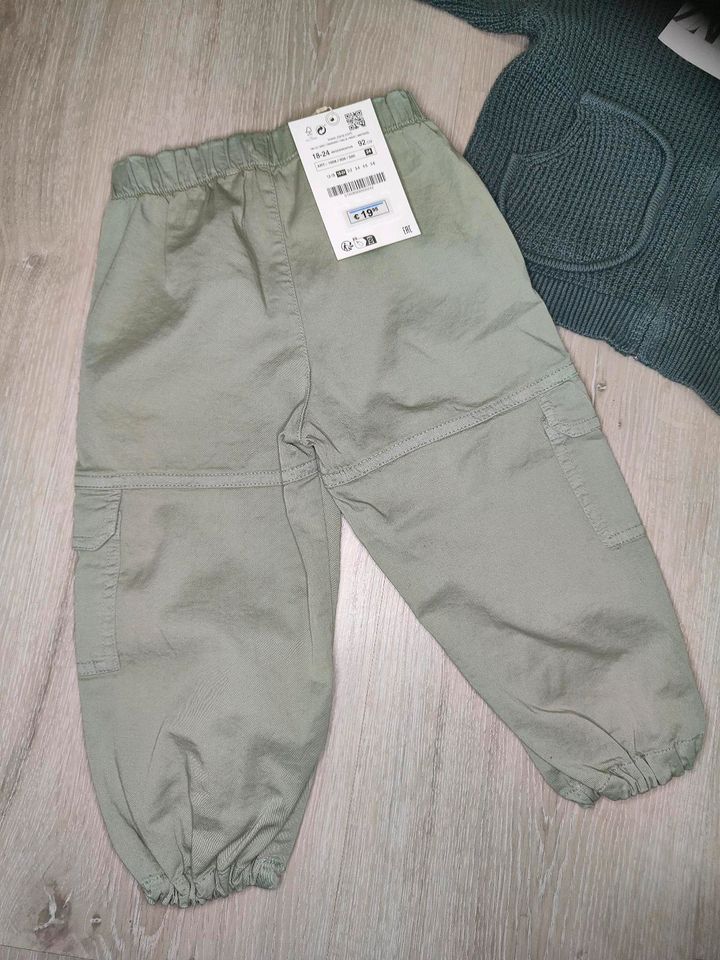 Süßes Zara Set aus Cargo Hose und Strickjacke Gr. 86 92 in Wiesbaden