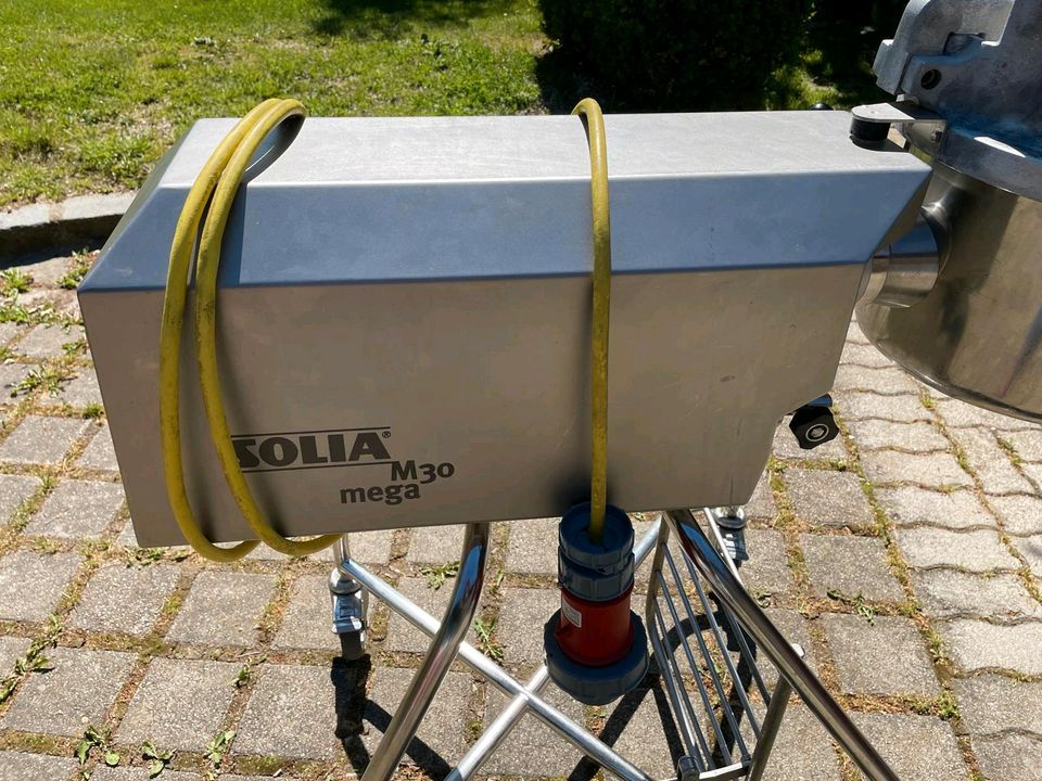 Solia M30 Mega Küchenmaschine mit Utensilien in Wolfersdorf