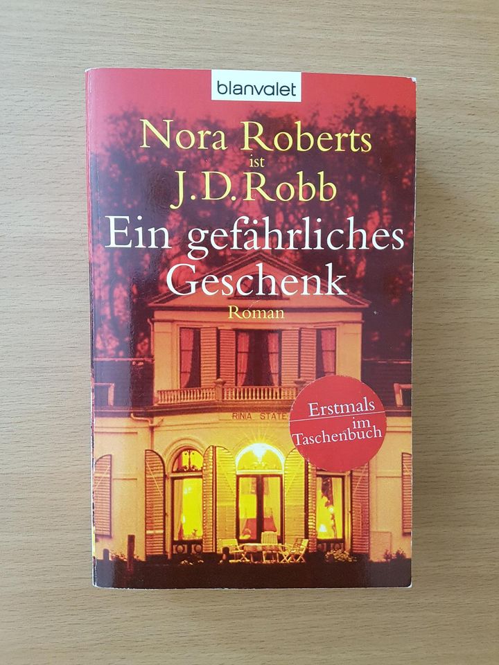 Ein gefährliches Geschenk / Nora Roberts in Geldern