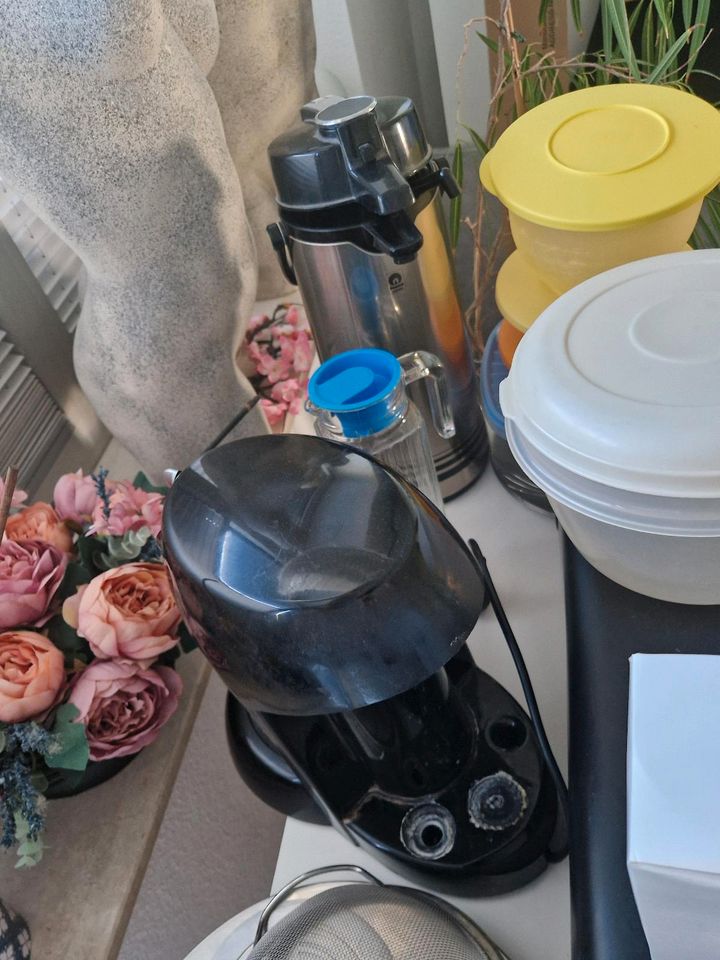 kaffeemaschine,  isolierkanne, tupperware uvm. in Frankfurt am Main