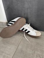 Adidas VL Court Base Gr. 40 Hessen - Solms Vorschau