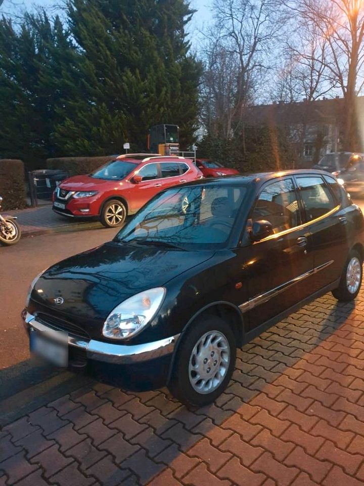 Daihatsu mit Klimaanlage elektrische Fenster in Frankfurt am Main