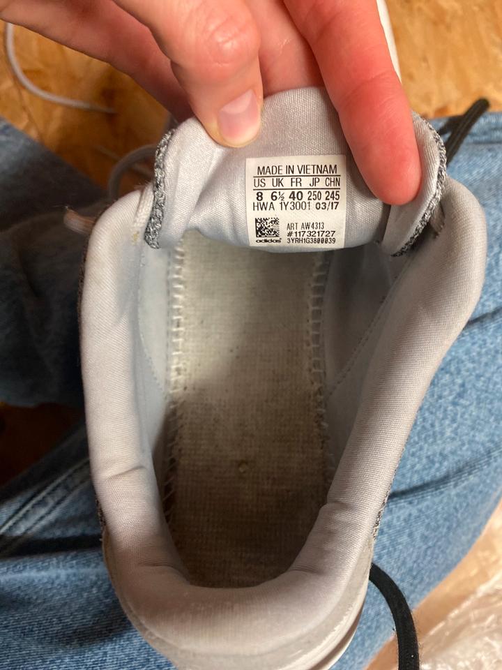 Adidas Sneakers grau weiB GroBe 40 meliert