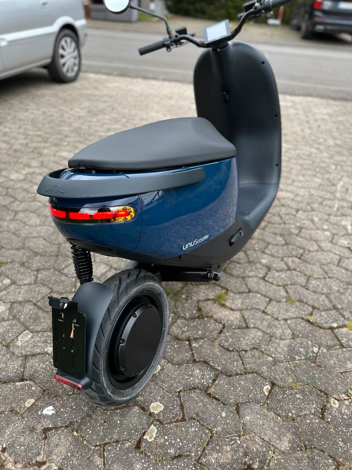 Unu Scooter pro E-Roller LED wie neu 2023 wenig km Elektroroller in Lieser