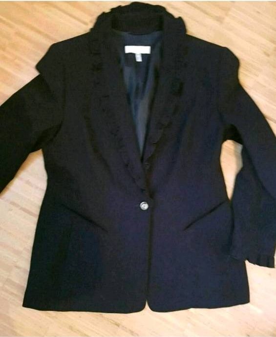 Top ESCADA Rüschen Blazer Gr.42 Wolle superschön in Tübingen