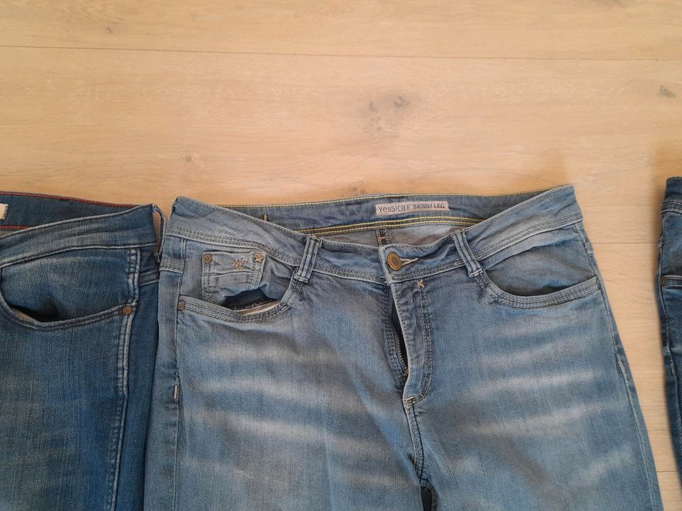 Damen Jeans 30/32 bzw. Gr. 38, Wrangler & Co in Neuss