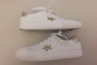 Sneaker mit goldenen Sternen Größe 39 Brandenburg - Woltersdorf Vorschau