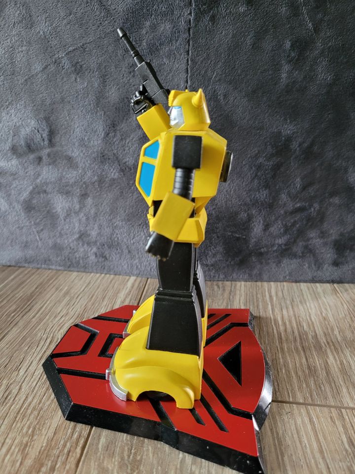 TRANSFORMERS - 2X Bumblebee PVC Statue ( movie & vintage ) in Rümmelsheim