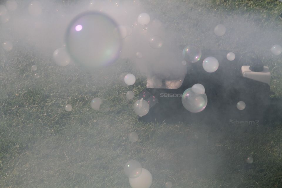 Seifenblasenmaschine mit Nebel mieten für Hochzeit Event in Crostwitz