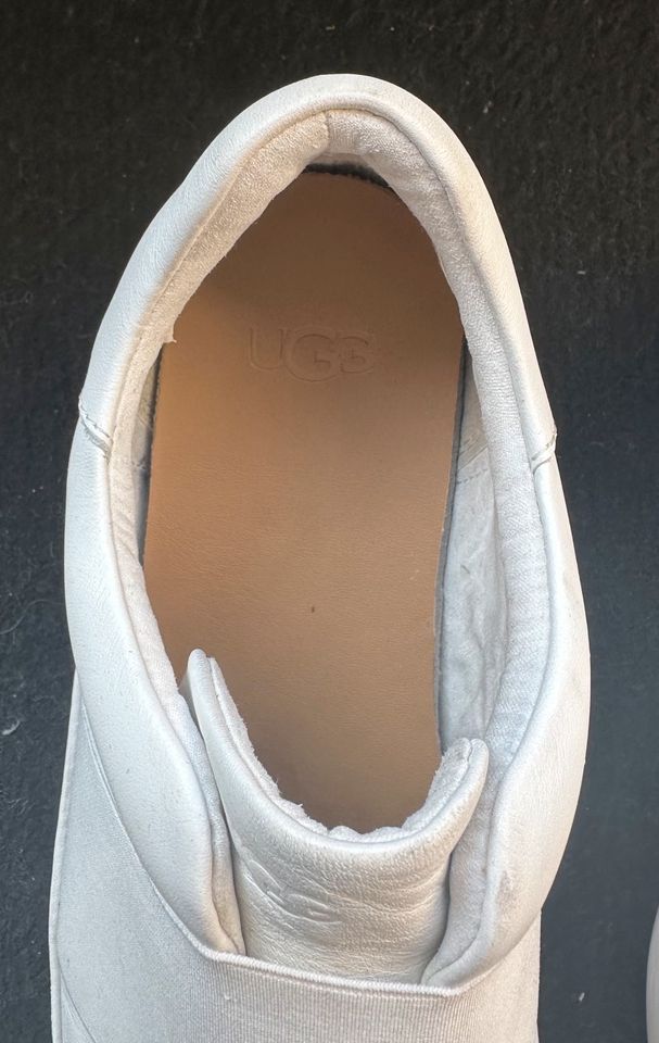 UGG Neutra Damen Sneaker Gr. 38 USA 7 aus Leder in Karlsruhe