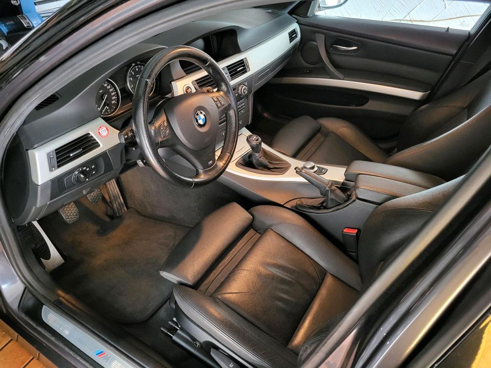 Bmw 335i Touring E91 in Namborn