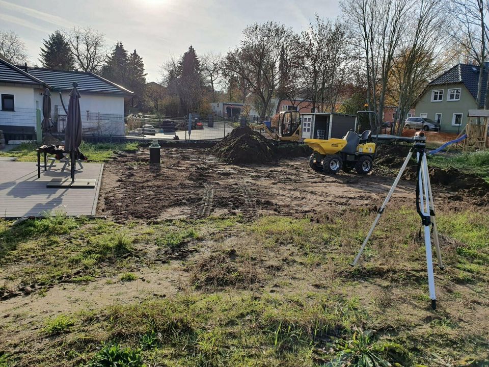 Grundstücksbegradigung  Baggerarbeiten, Erdarbeiten Entsorgung in Michendorf