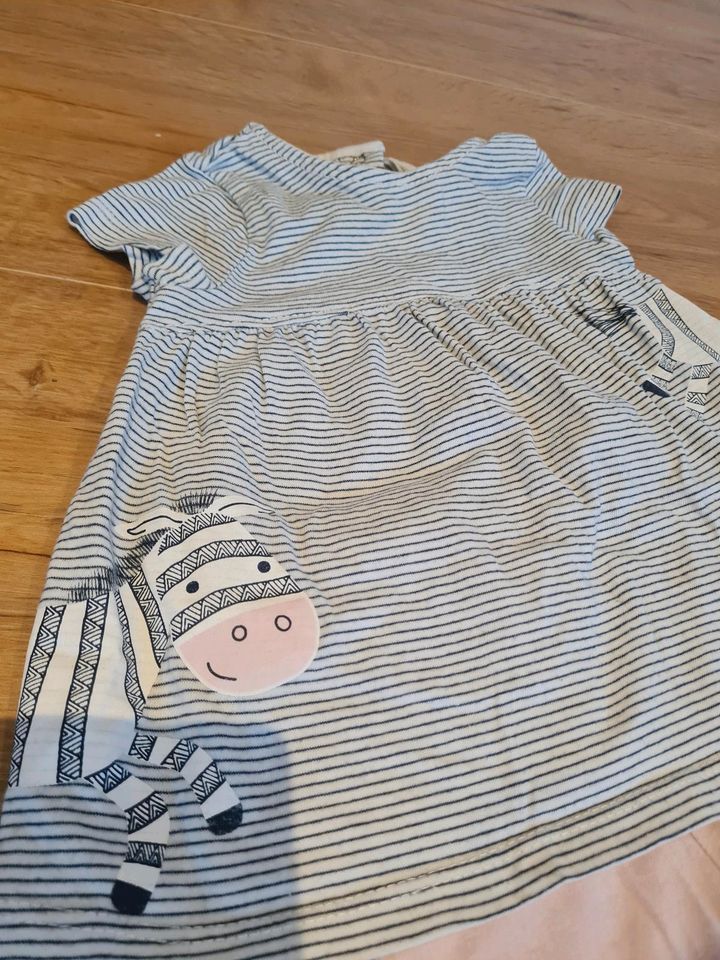 Kleid, T-Shirt Gr. 62/68, Manguun in Unterwaldhausen