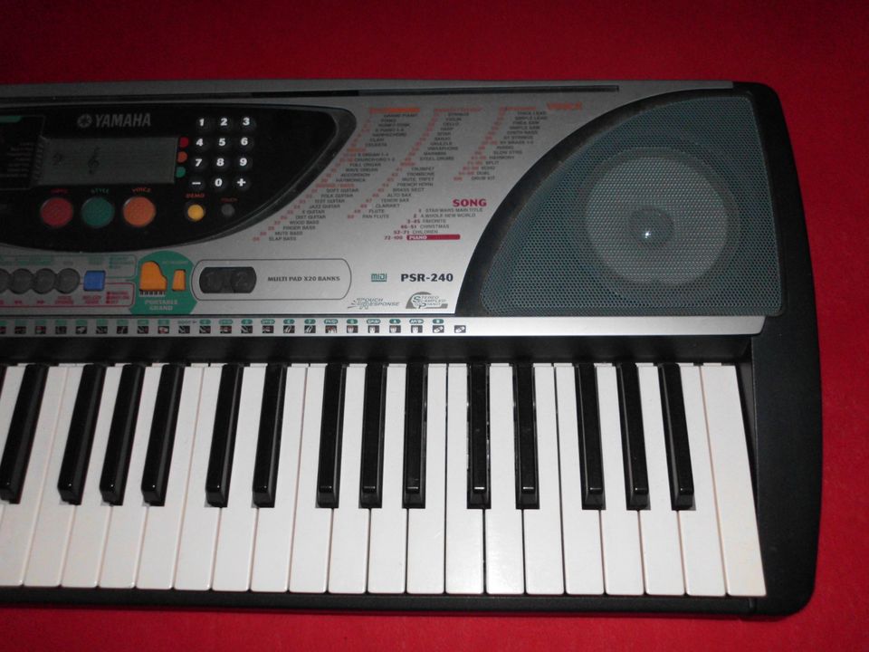 Yamaha PSR-240    Keyboard für Musiker in Sulzbach-Rosenberg