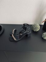 H&M Sandalen 39 Gold schwarz blockabsatz riemchen Pumps Schuhe Bayern - Aichach Vorschau