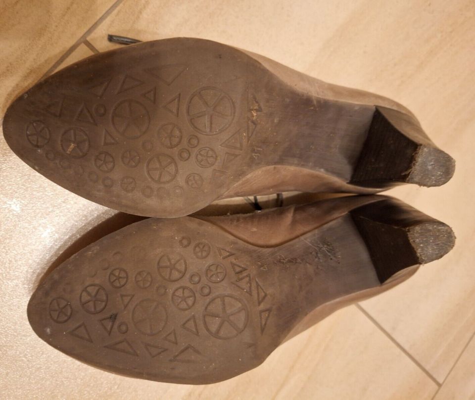 Tamaris Pumps/Halbschuhe grau/taupe Gr. 41 Leder in Salzwedel