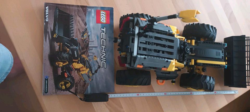 Lego Technik Volvo 42081 in Bisingen