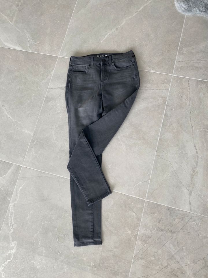 DKNY Hose Jeans grau 25 XS in Hungen