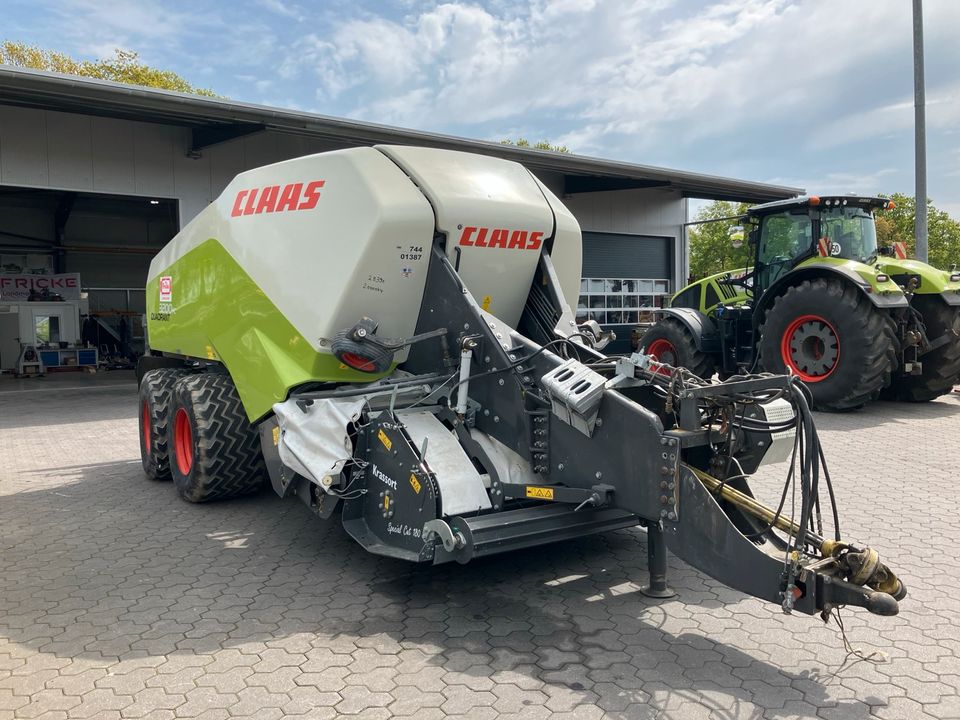 Claas Quadrant 3200 FC Tandem Quaderballenpresse in Bockel