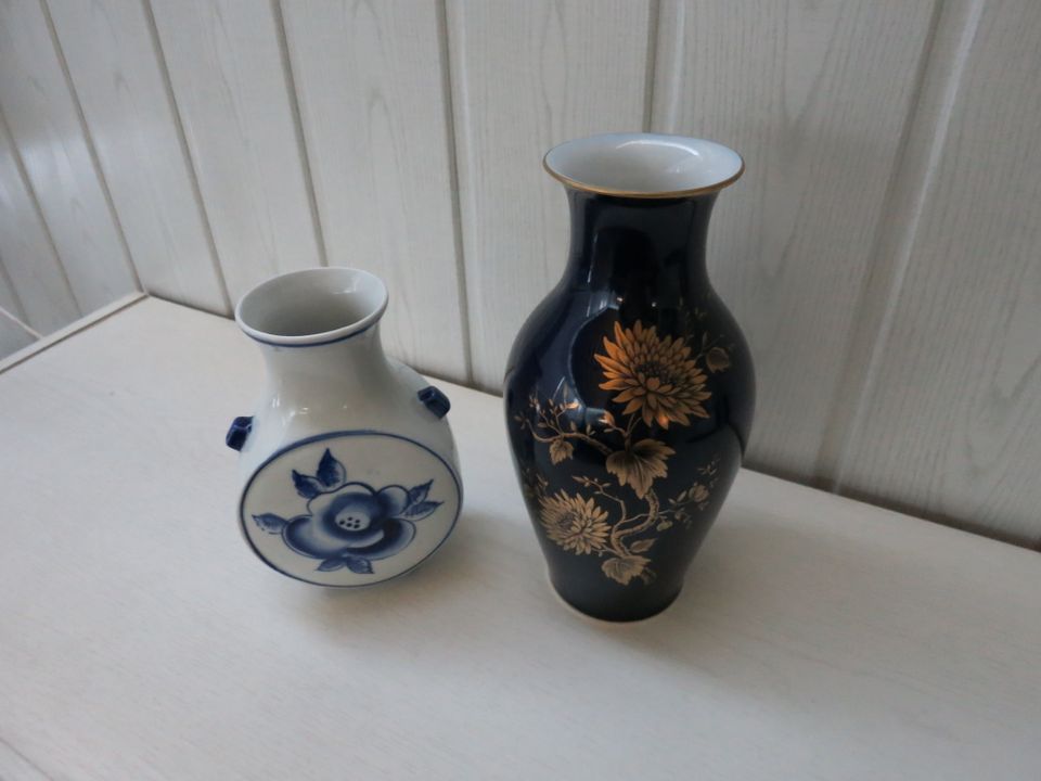 2 Vasen,1.Vase d`blau statt45nur39 €, 2. Vase w.-blau st.15€nur10 in Landshut