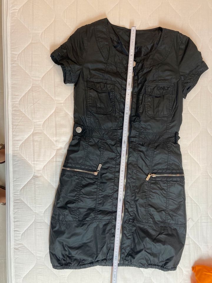 Kleid anthrazit / schwarz Gr. 38 ONLY abwaschbar in Winnenden