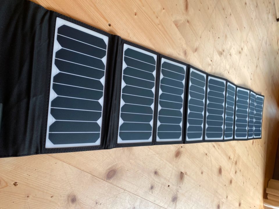 SUNKINGDOM 60W 18V Solar Panel tragbar - Ladegerät 2-Port, top! in Bad Neuenahr-Ahrweiler