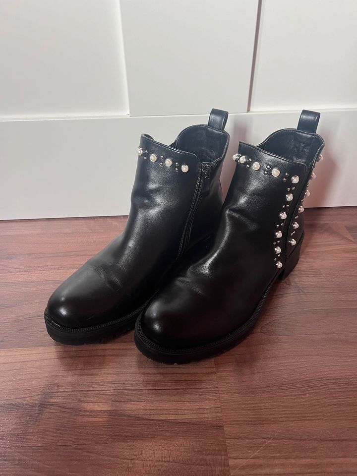 Stiefeletten schwarz, Perlen, Gr. 38 in Rheinland-Pfalz - Frankenthal  (Pfalz) | eBay Kleinanzeigen ist jetzt Kleinanzeigen