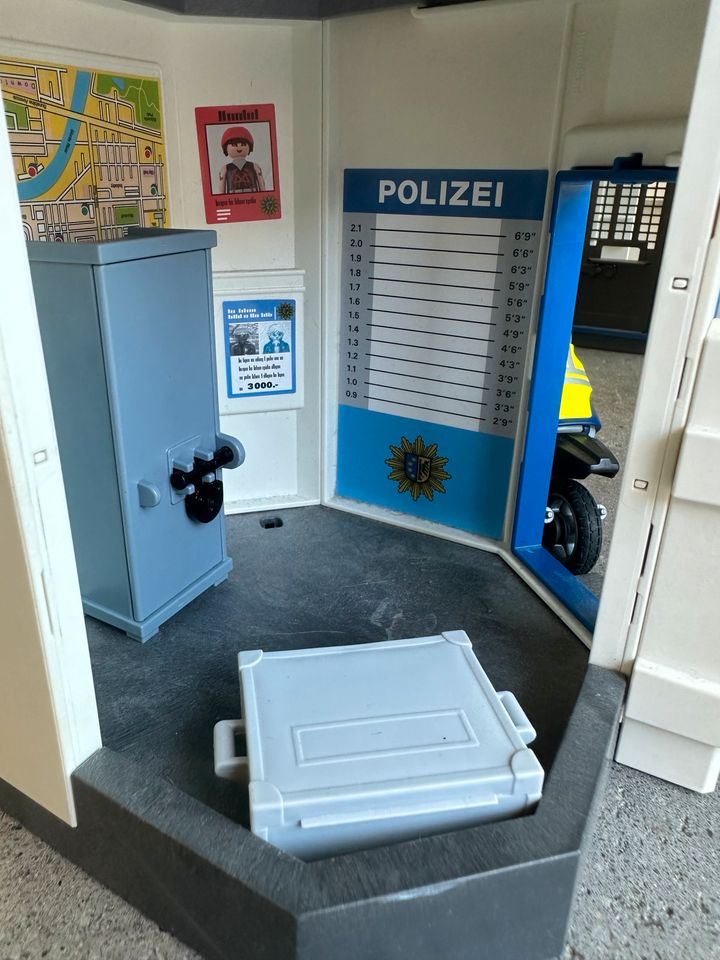 Playmobil Polizeiwache in Berlin