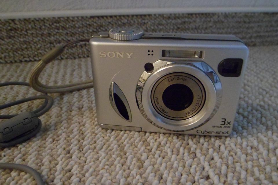 SONY Digital Kamera Cybershot 3xOptical Zoom 7,2 Megapixels in Rostock