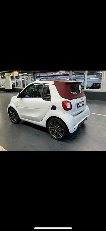 Smart Fortwo Cabrio Brabus 121ps PDC SHZ NAVI R-KAMERA in Norderstedt