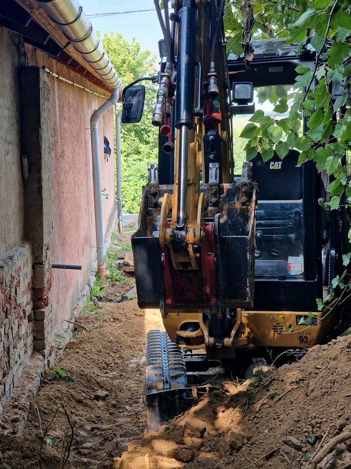 Bagger Minibagger mit Fahrer Erdarbeiten in Wertingen