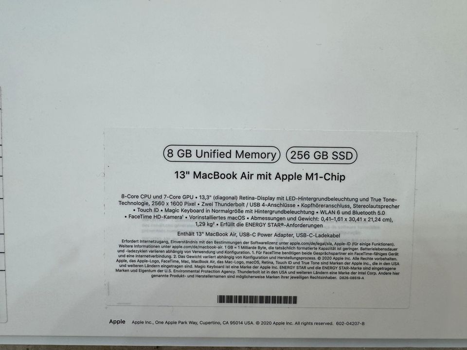 Apple Macbook Air M1 Chip 256GB Neu Rechnung/Garantie in Hannover