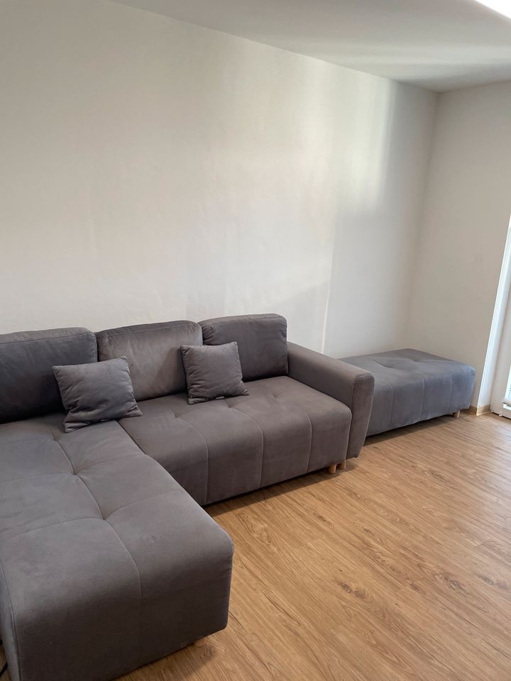 Ecksofa + Hocker (220x160) in Hannover