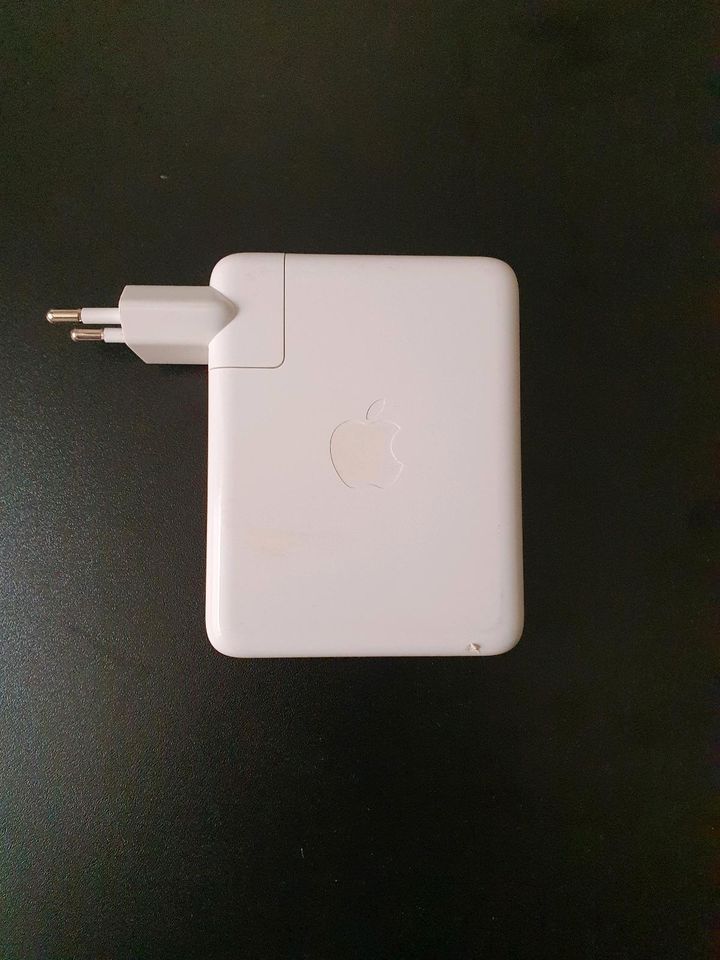 Apple USB C - Netzteil 140W in Lübeck