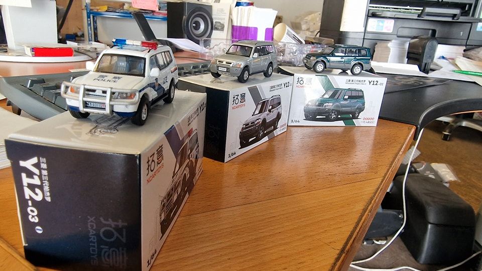 Modellauto Mitsubishi Pajero in 1/64 XCARTOYS weiß, grün, Polizei in Murr Württemberg